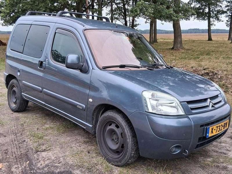 Grijs Gebruikt 2005 Citroën Berlingo MPV | € 7.000 - Afbeelding 1/4