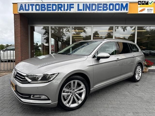 Grijs, metallic lak Gebruikt 2016 VW Passat Edition Stationwagen | € 12.950 (Goede deal) - Afbeelding 1/4
