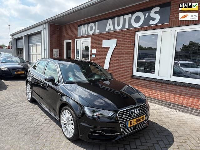 Zwart Gebruikt 2016 Audi A3 Sportback S-line plus Hatchback | € 13.950 (Eerlijke prijs) - Afbeelding 1/4
