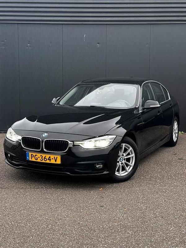 Gebruikt 2017 BMW 320 Executive | € 9.699 - Afbeelding 1/4