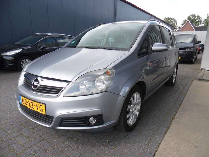 Grijs Gebruikt 2007 Opel Zafira MPV | € 3.250 (Eerlijke prijs) - Afbeelding 1/4