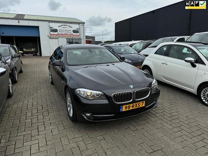 Grijs Occasion 2011 BMW 528 Executive Sedan | € 10.699 (Goede deal) - Afbeelding 1/4