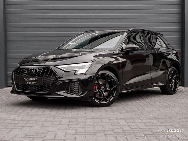 Zwart Gebruikt 2022 Audi A3 Sportback S-Line Hatchback | € 34.990 (Duur) - Afbeelding 1/3