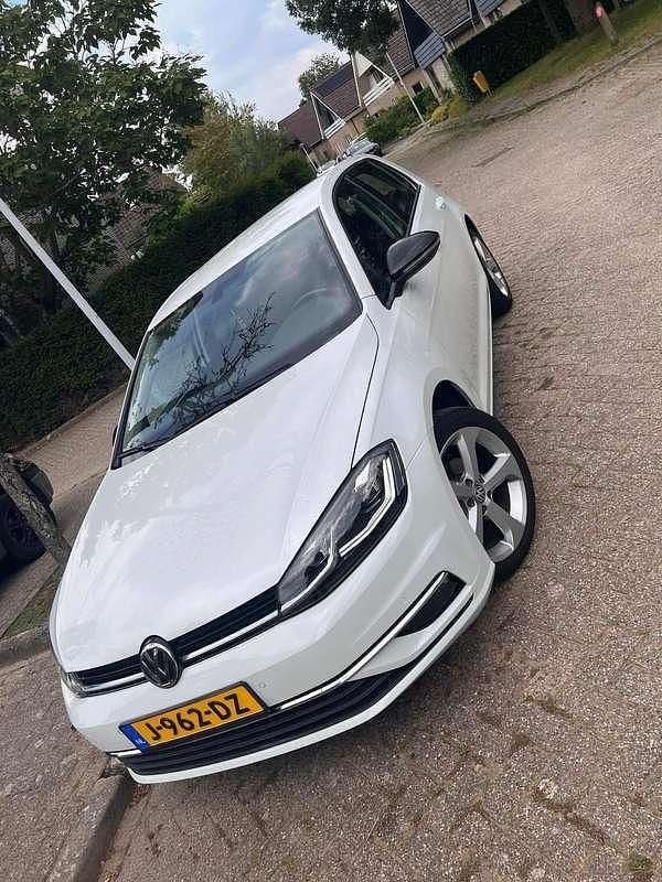 Wit Gebruikt 2018 VW Golf VII Trendline Stationwagen | € 12.000 (Super prijs) - Afbeelding 1/4