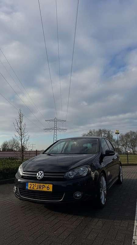 Zwart Occasion 2009 VW Golf Comfortline Sedan | € 5.500 (Eerlijke prijs) - Afbeelding 1/4