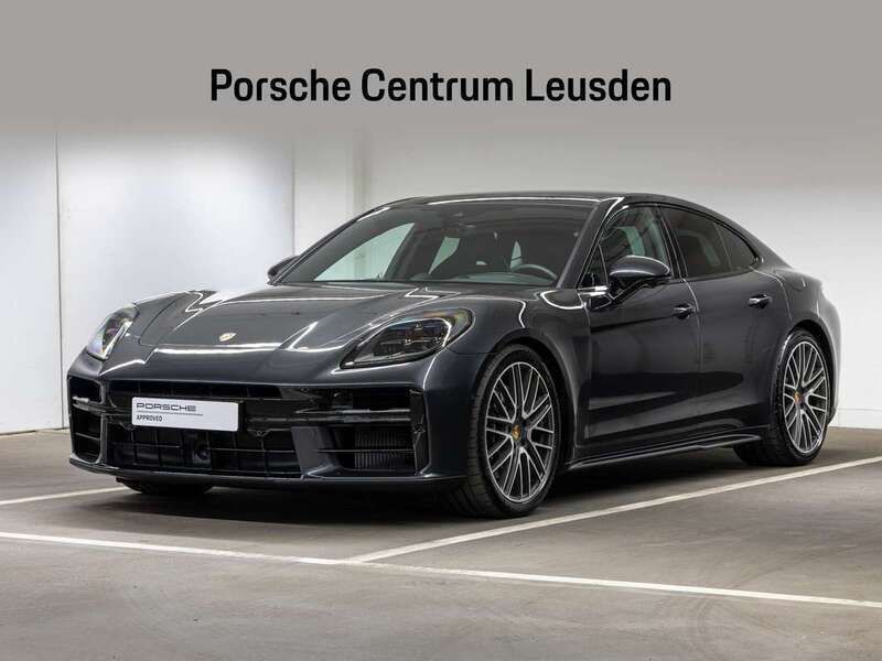 Grijs, metallic lak Gebruikt 2024 Porsche Panamera 4 Sedan | € 139.900 - Afbeelding 1/4
