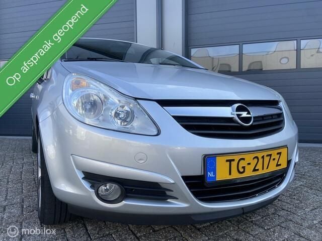 Grijs Occasion 2008 Opel Corsa Cosmo Hatchback | € 2.999 (Eerlijke prijs) - Afbeelding 1/4