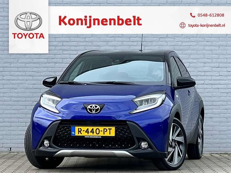 Blauw Gebruikt 2022 Toyota Aygo X Envy SUV | € 22.495 - Afbeelding 1/4