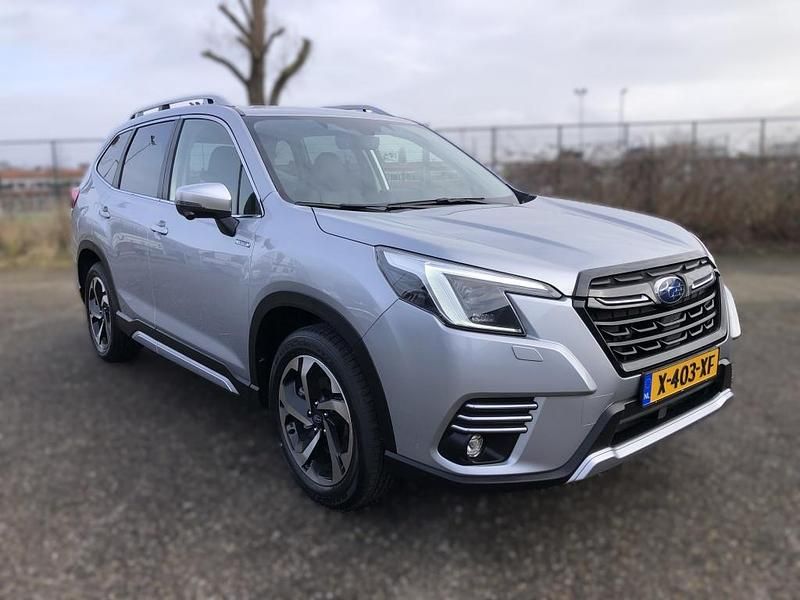 Grijs Gebruikt 2023 Subaru Forester Premium SUV | € 49.950 (Duur) - Afbeelding 1/4
