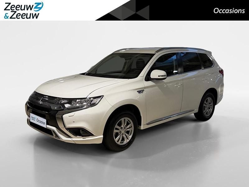 Wit Occasion 2019 Mitsubishi Outlander SUV | € 19.495 (Goede deal) - Afbeelding 1/4