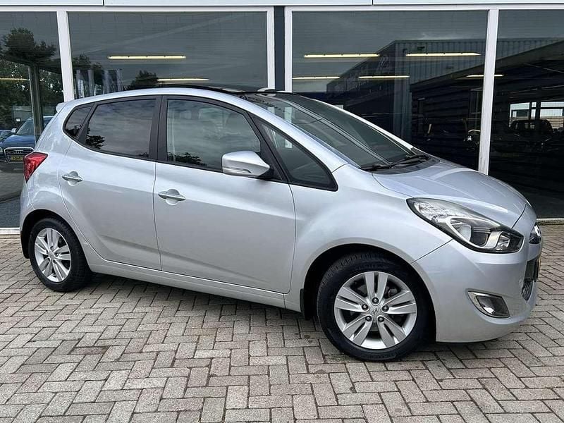 Grijs Gebruikt 2011 Hyundai ix20 MPV | € 11.750 (Eerlijke prijs) - Afbeelding 1/4