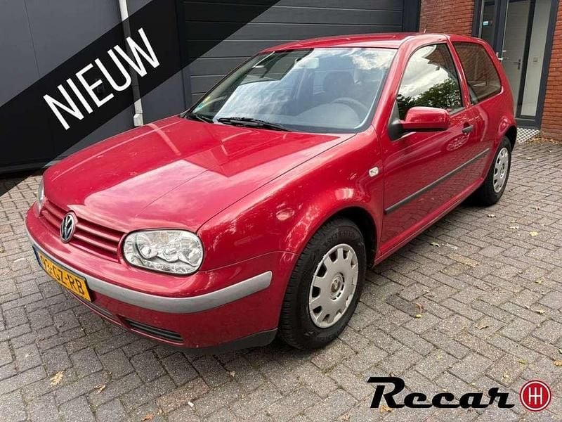 Rood Gebruikt 2001 VW Golf IV Trendline Hatchback | € 1.295 (Eerlijke prijs) - Afbeelding 1/4