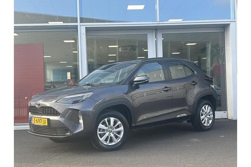 Grijs Gebruikt 2024 Toyota Yaris Cross Active SUV | € 29.749 (Eerlijke prijs) - Afbeelding 1/1