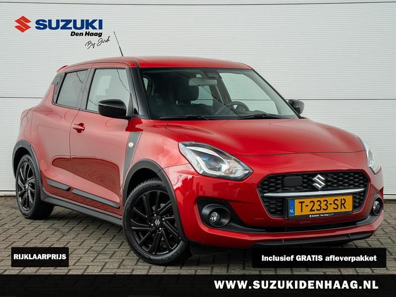 Rood Gebruikt 2023 Suzuki Swift Hatchback | € 19.450 (Eerlijke prijs) - Afbeelding 1/3
