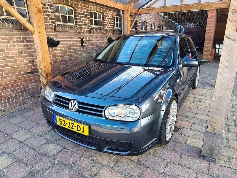 Grijs Gebruikt 2002 VW Golf IV Hatchback | € 7.999 (Duur) - Afbeelding 1/4