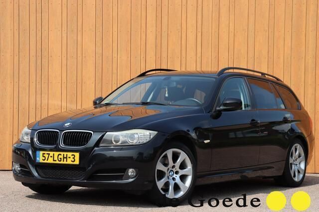 Zwart Gebruikt 2010 BMW 318 Stationwagen | € 4.940 (Eerlijke prijs) - Afbeelding 1/4