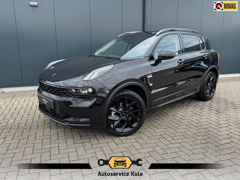 Zwart Gebruikt 2023 Lynk & Co 01 SUV | € 27.835 (Eerlijke prijs) - Afbeelding 1/4