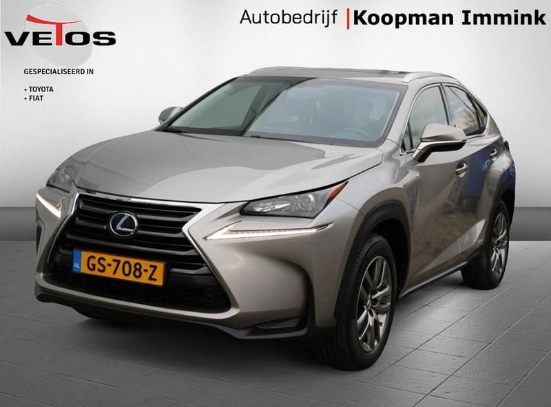 Grijs Gebruikt 2015 Lexus NX300h SUV | € 22.950 (Iets duurder) - Afbeelding 1/4