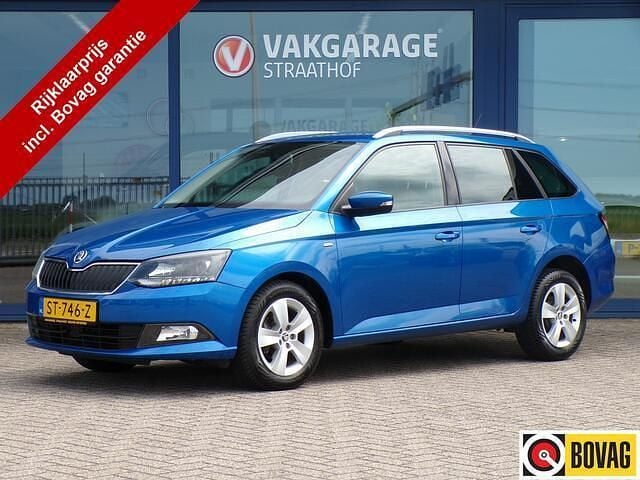 Blauw Gebruikt 2018 Skoda Fabia Clever Stationwagen | € 11.500 (Iets duurder) - Afbeelding 1/4