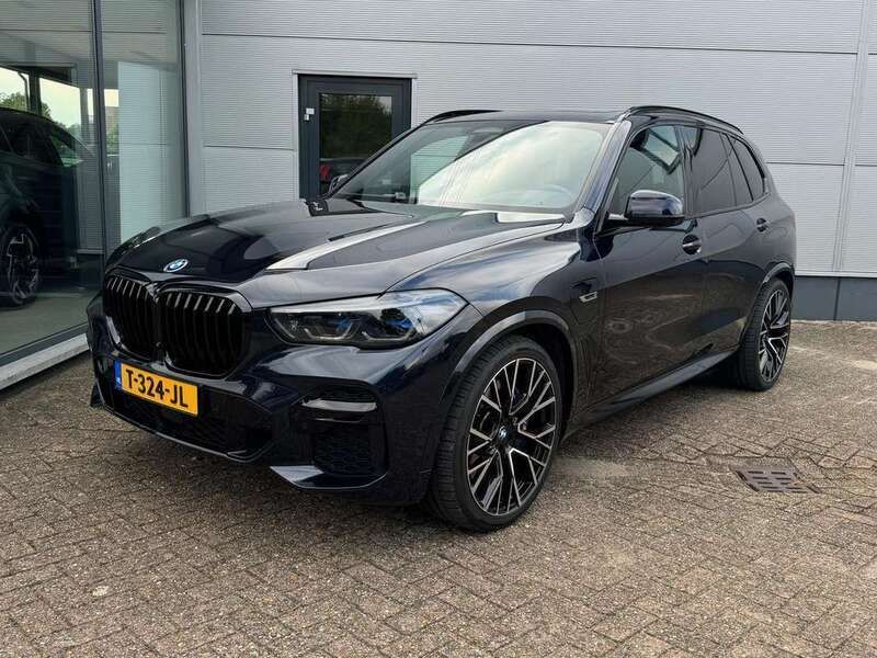 Zwart Gebruikt 2022 BMW X5 Comfort Edition SUV | € 69.950 (Goede deal) - Afbeelding 1/4