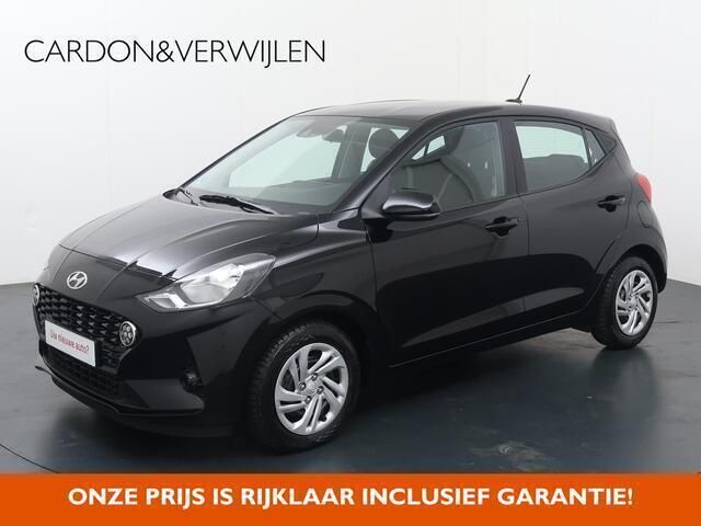 Zwart Gebruikt 2023 Hyundai i10 Comfort Hatchback | € 13.440 (Goede deal) - Afbeelding 1/4