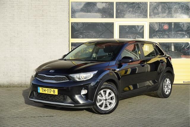 Zwart Gebruikt 2018 Kia Stonic SUV | € 8.950 (Super prijs) - Afbeelding 1/4