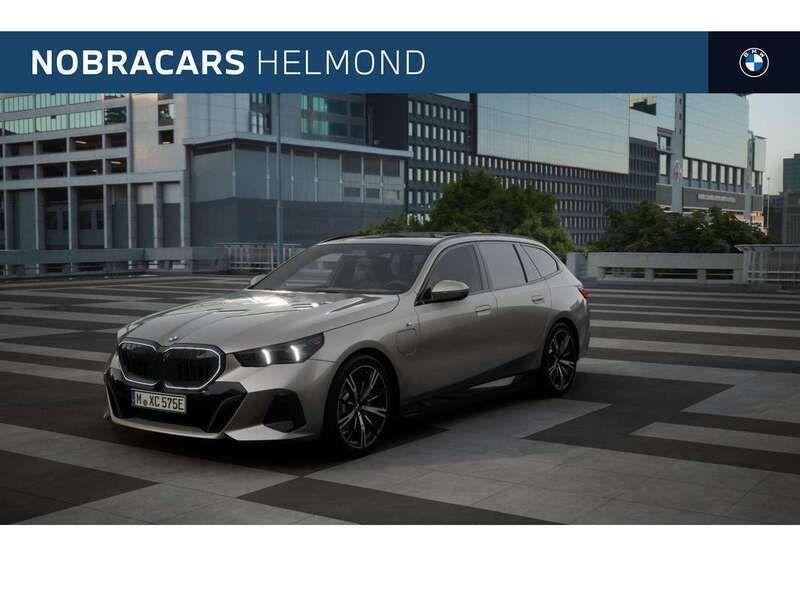Grijs Nieuw 2025 BMW 530e Executive Stationwagen | € 86.462 (Goede deal) - Afbeelding 1/4
