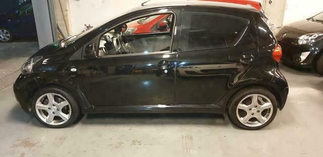 Occasion Toyota Aygo 68 PK (50 kW) 2007 Zwart Hatchback