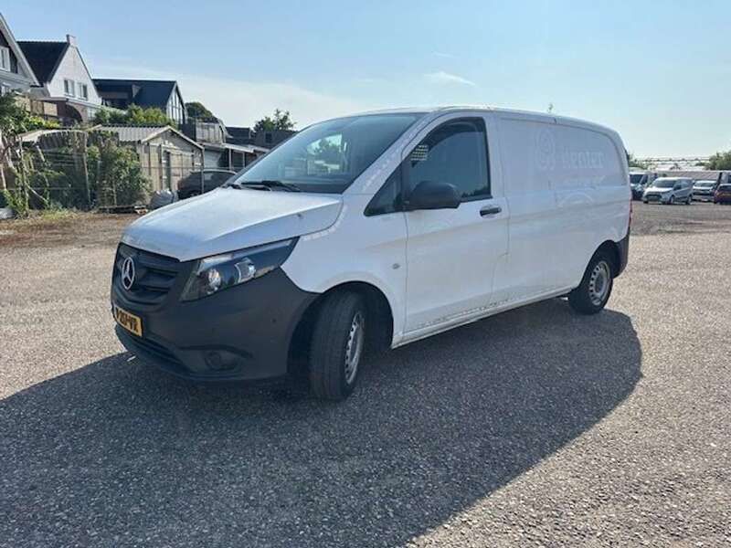 Wit Gebruikt 2019 Mercedes Vito MPV | € 10.950 - Afbeelding 1/4