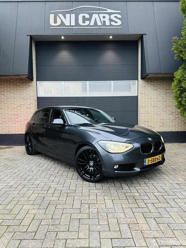 Grijs Gebruikt 2013 BMW 116 Executive Hatchback | € 5.999 (Eerlijke prijs) - Afbeelding 1/4