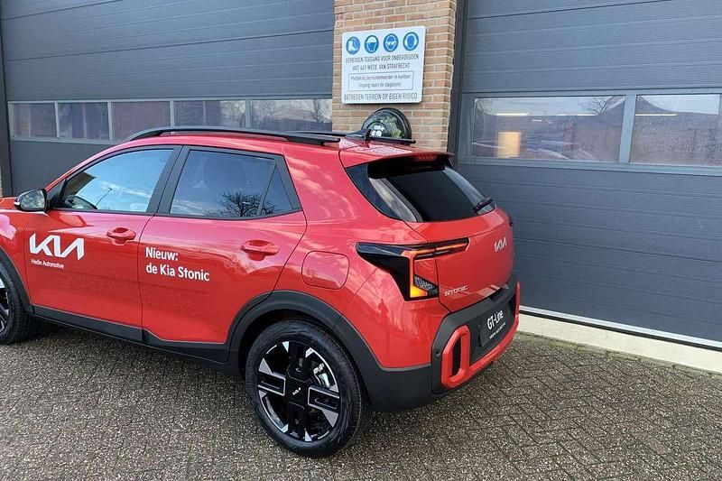 Nieuw Kia Stonic GT-Line 116 PK (85 kW) 2025 Rood SUV