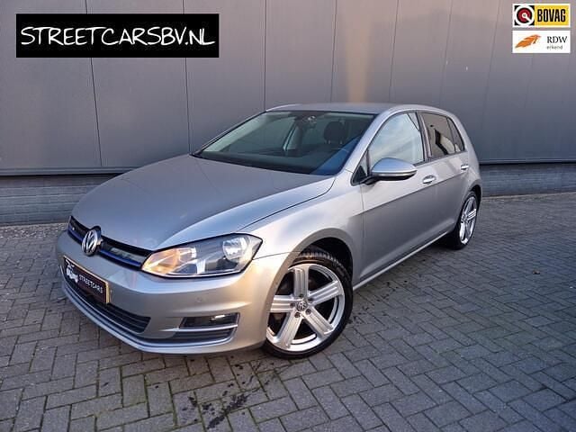 Grijs Occasion 2017 VW Golf VII Allstar Hatchback | € 12.950 (Super prijs) - Afbeelding 1/4