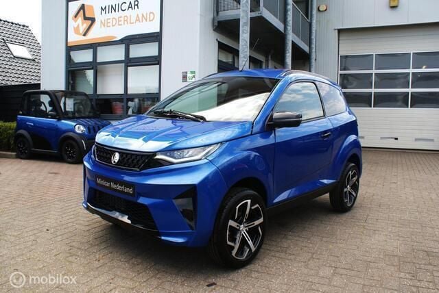 Blauw Nieuw 2024 Aixam Crossover Premium SUV | € 17.950 (Eerlijke prijs) - Afbeelding 1/4