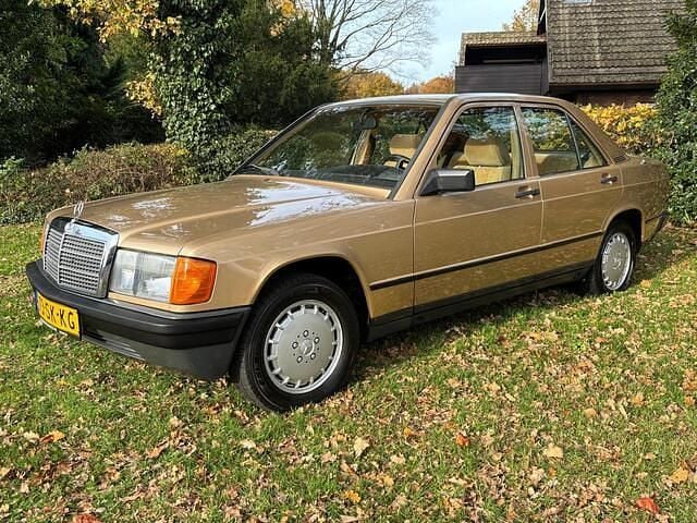 Bruin Gebruikt 1984 Mercedes 190 Sedan | € 11.500 - Afbeelding 1/4