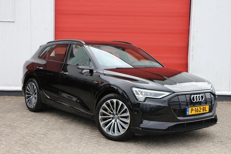 Zwart Gebruikt 2019 Audi e-tron S-Line SUV | € 29.950 (Duur) - Afbeelding 1/4