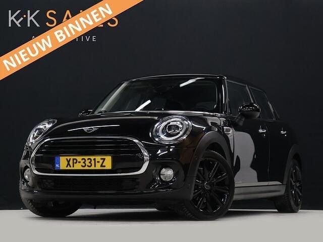 Zwart Gebruikt 2019 Mini Cooper Chili Hatchback | € 14.740 (Goede deal) - Afbeelding 1/4