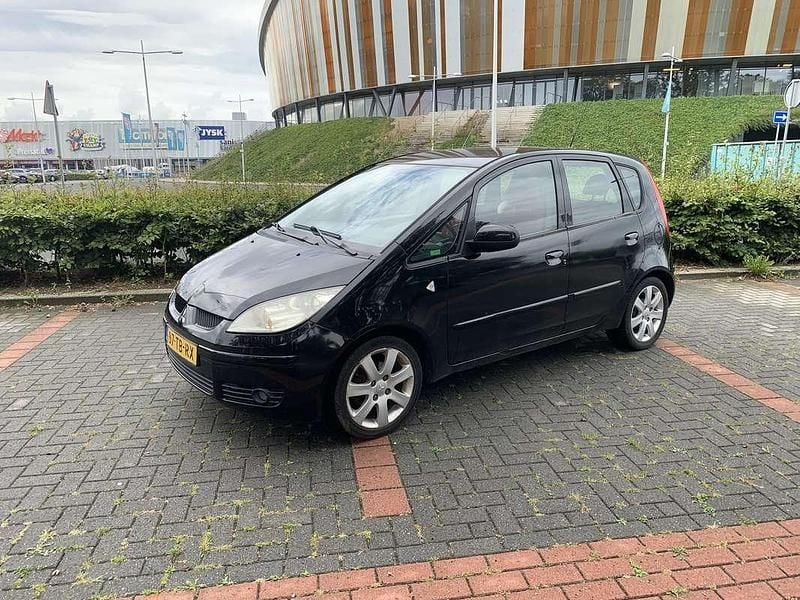 Zwart Gebruikt 2006 Mitsubishi Colt Hatchback | € 1.200 (Goede deal) - Afbeelding 1/4