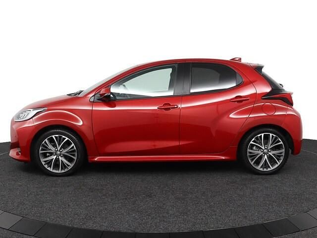 Occasion Toyota Yaris Hybrid Executive 131 PK (96 kW) 2024 Rood Hatchback