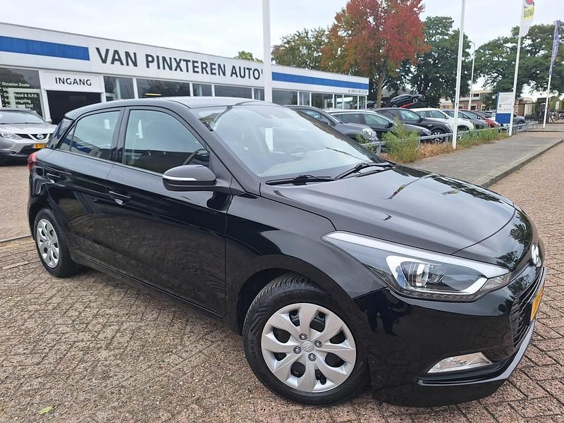 Zwart Gebruikt 2016 Hyundai i20 Hatchback | € 10.645 (Eerlijke prijs) - Afbeelding 1/4