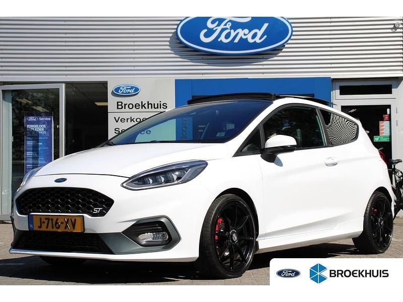 Wit Gebruikt 2018 Ford Fiesta ST Hatchback | € 21.900 (Iets duurder) - Afbeelding 1/4