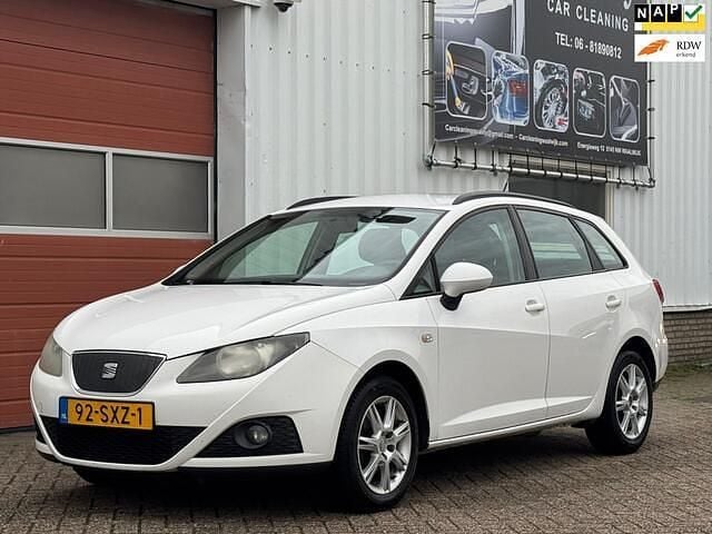 Wit Gebruikt 2012 Seat Ibiza ST Copa Stationwagen | € 1.750 (Goede deal) - Afbeelding 1/4