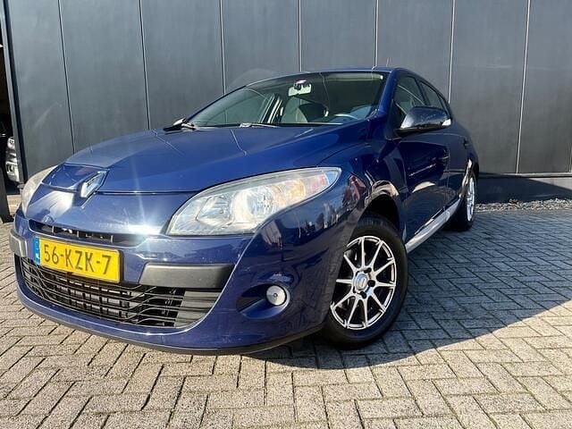 Blauw Gebruikt 2010 Renault Mégane III Authentique Hatchback | € 1.495 (Super prijs) - Afbeelding 1/4