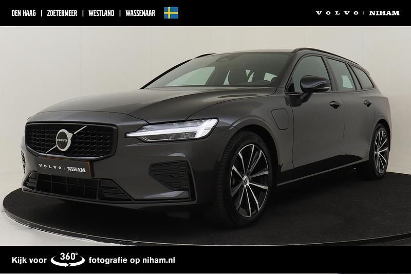 Grijs Gebruikt 2025 Volvo V60 Plus Stationwagen | € 47.890 (Eerlijke prijs) - Afbeelding 1/2