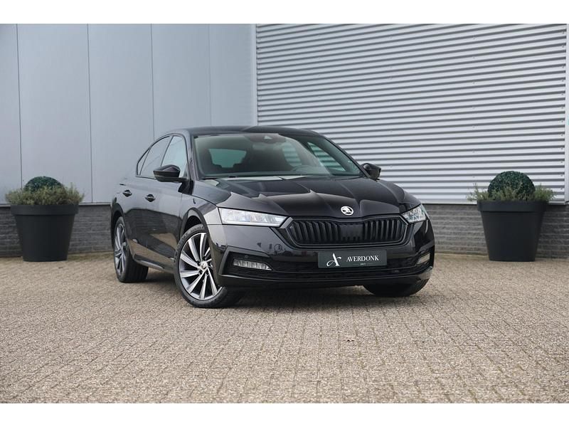 Zwart Occasion 2022 Skoda Octavia Business Line Hatchback | € 20.750 (Eerlijke prijs) - Afbeelding 1/4
