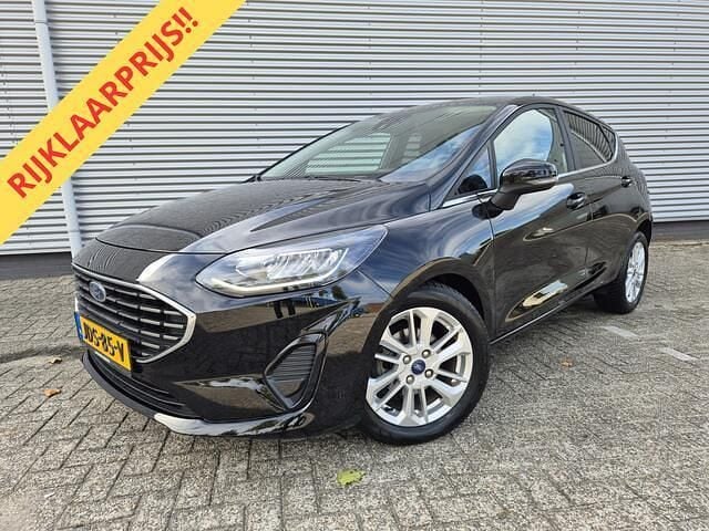 Zwart Gebruikt 2022 Ford Fiesta Titanium Hatchback | € 16.888 (Goede deal) - Afbeelding 1/4