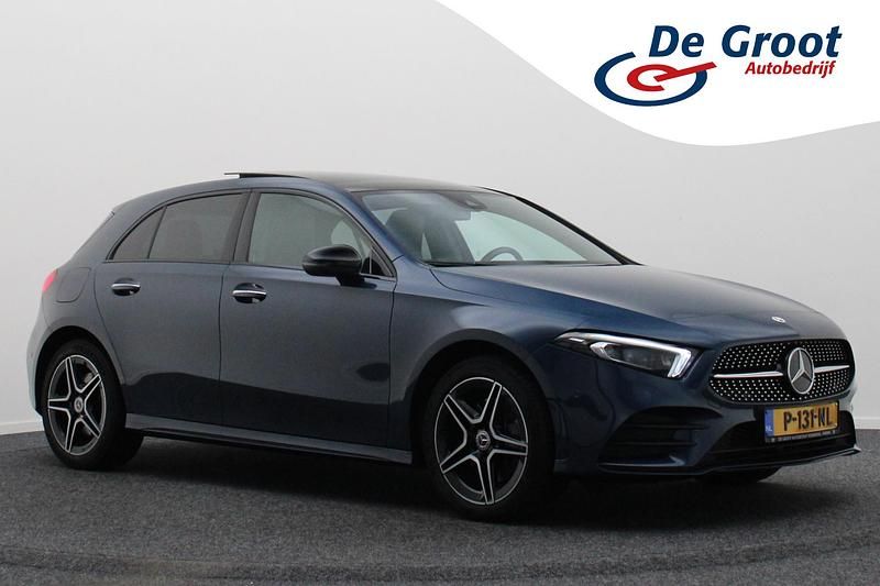 Blauw Gebruikt 2022 Mercedes A250 Business Hatchback | € 25.950 (Super prijs) - Afbeelding 1/4