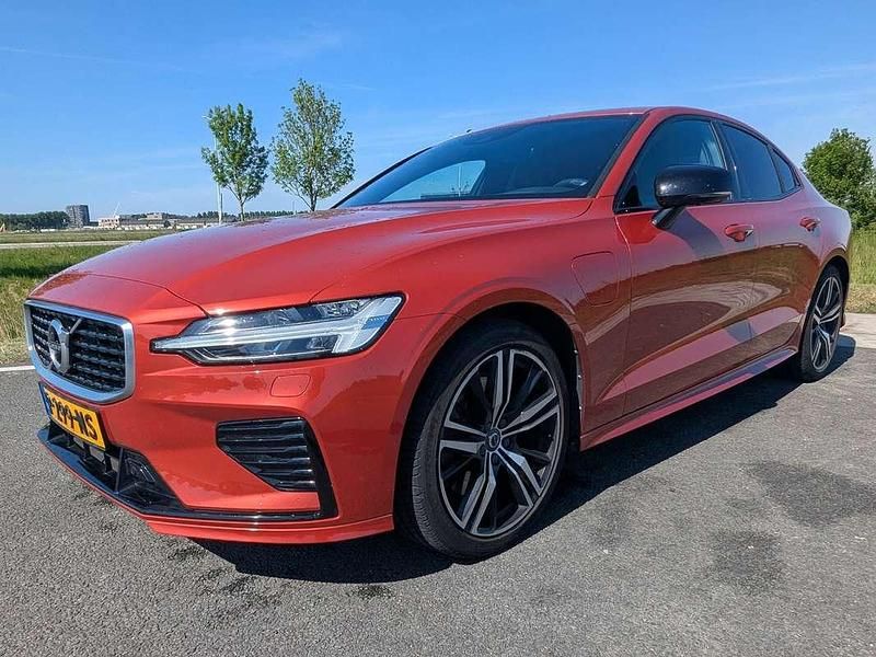 Rood Gebruikt 2021 Volvo S60 R-Design Sedan | € 31.900 (Eerlijke prijs) - Afbeelding 1/4