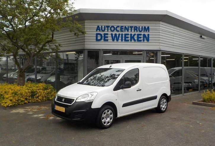 Wit Gebruikt 2017 Peugeot Partner MPV | € 9.945 (Goede deal) - Afbeelding 1/4