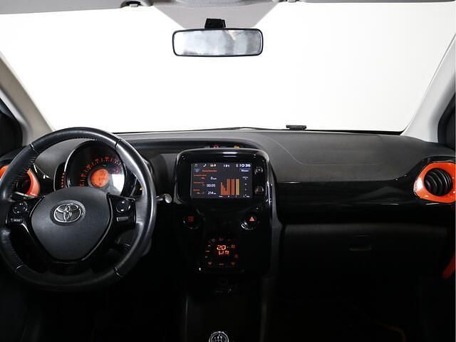 Occasion Toyota Aygo X-cite 69 PK (50 kW) 2015 Oranje Hatchback