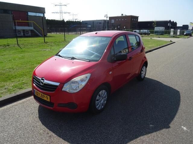 Rood Gebruikt 2010 Opel Agila Selection Hatchback | € 1.995 (Iets duurder) - Afbeelding 1/4